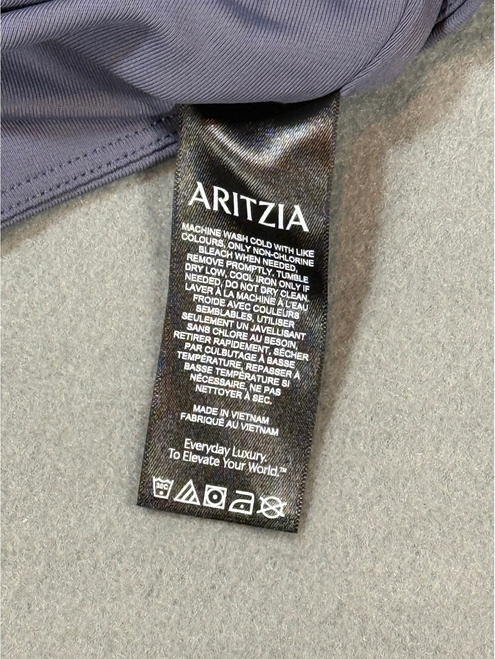 Aritzia Contour Ringer Tee Size Small - Picture 5 of 6